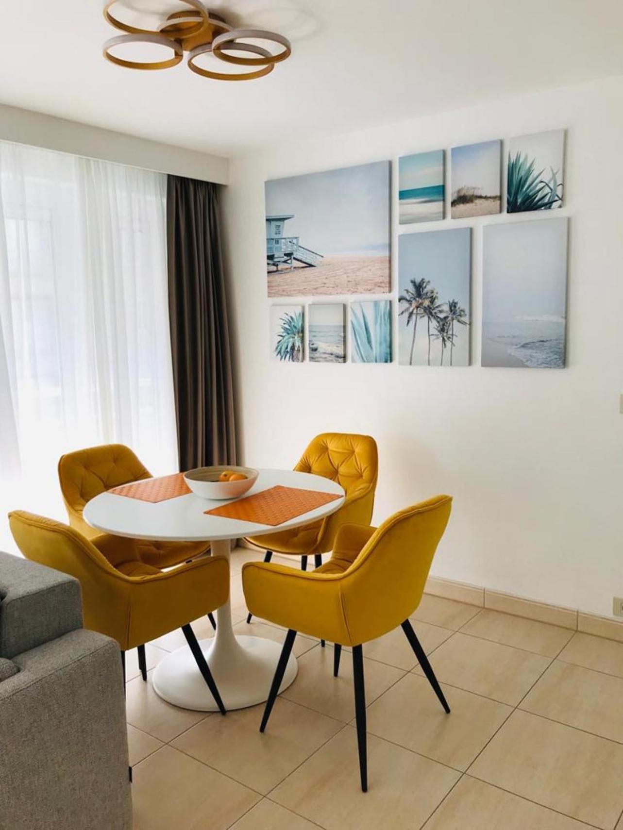 Urbanstay Suites - Beachfront Apartment In Knokke Экстерьер фото